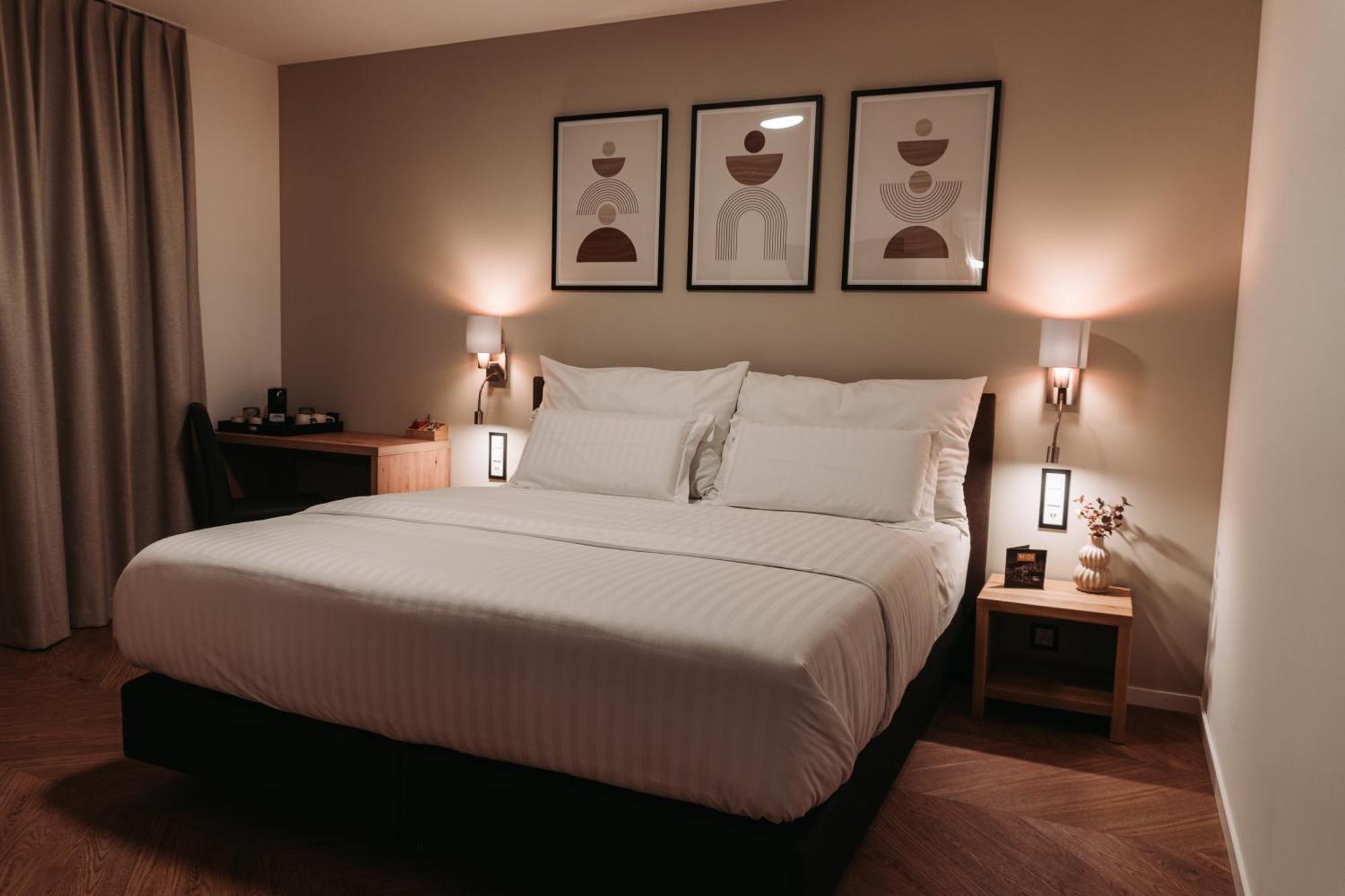 Du Midi Hotel